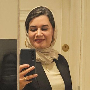 الهام محمودآبادی-مسئول فناوری اطلاعات